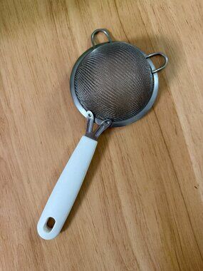 Fine Mesh Food Strainer Stainless Steel with Heat-Resistant Handle